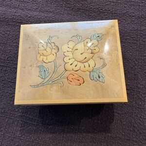 Floral Inlay Wooden Keepsake Box - Reuge Italian Inlaid Wood Music Box